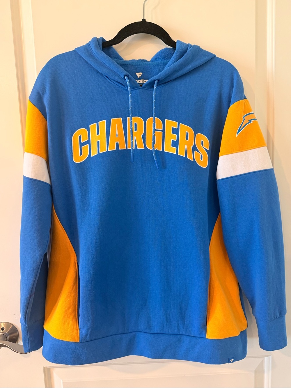 Los Angeles Chargers Fanatics Colorblock Pullover Hoodie Women’s Large